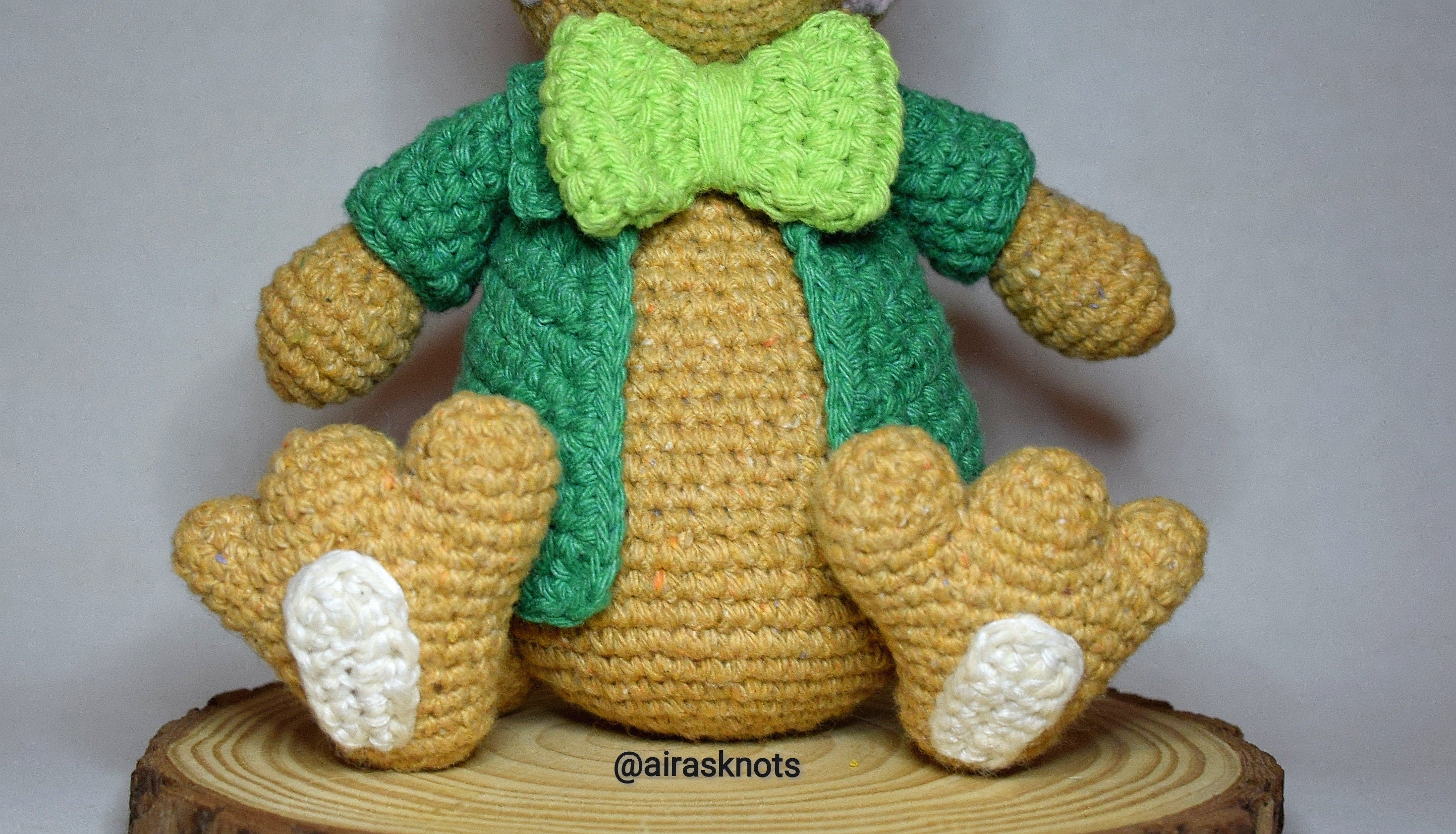 Finn, the Irish Hare Amigurumi Crochet Pattern