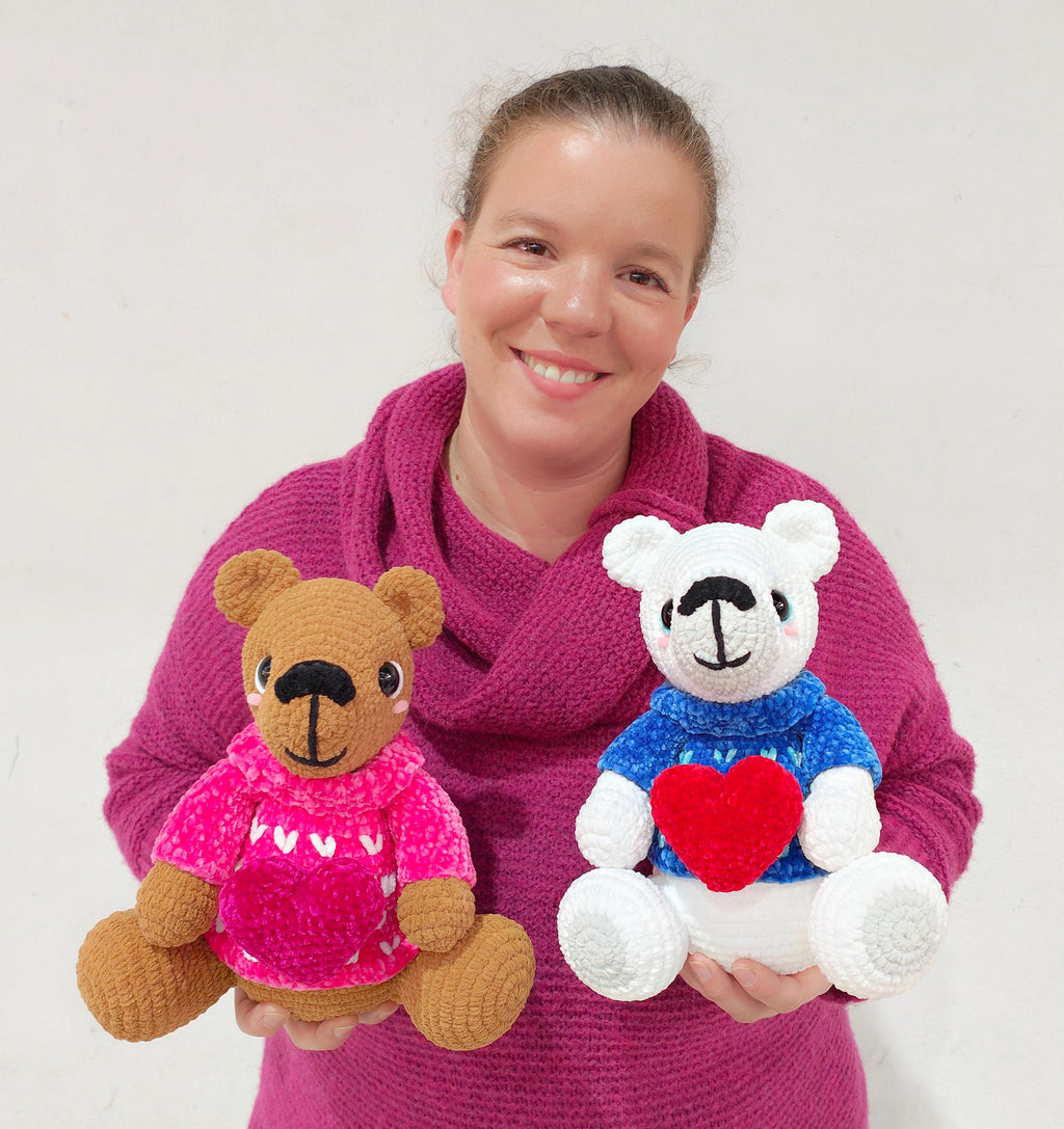 Frosty the Polar Bear Amigurumi PDF Pattern in English