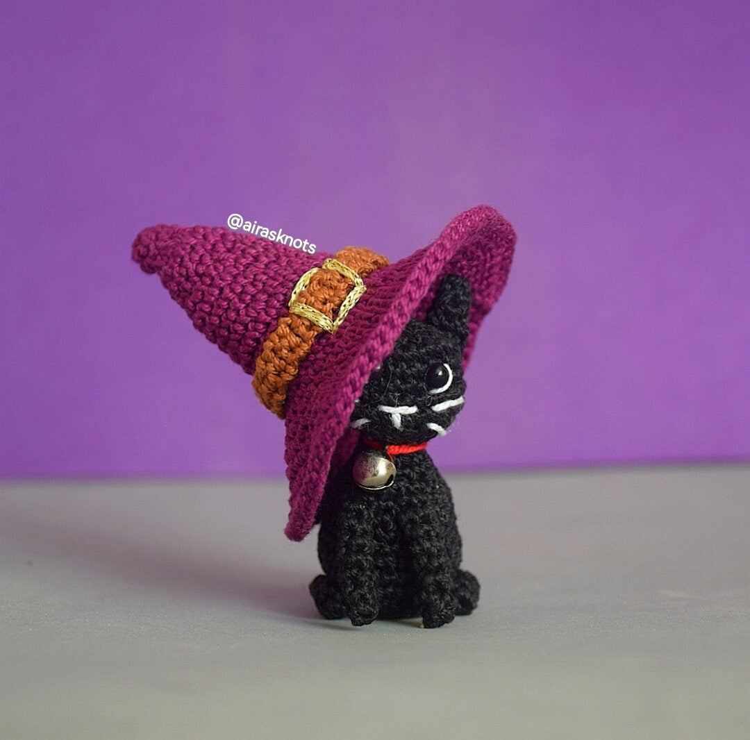 Cassie the Tiny Witch Crochet Amigurumi pattern, pumpkin, black cat, magic potion cauldron flying broom