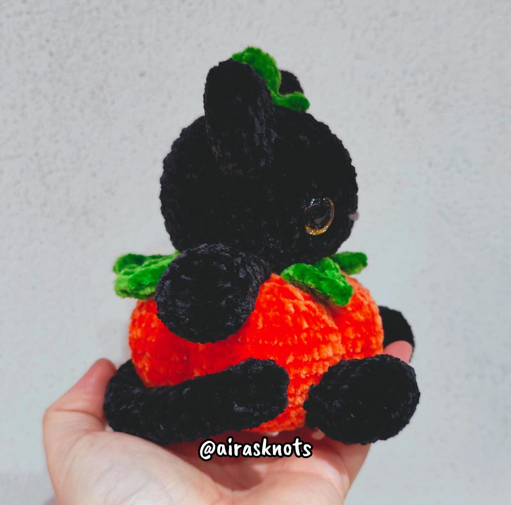 Molde PDF de amigurumi de coelho abóbora Puffkin em inglês