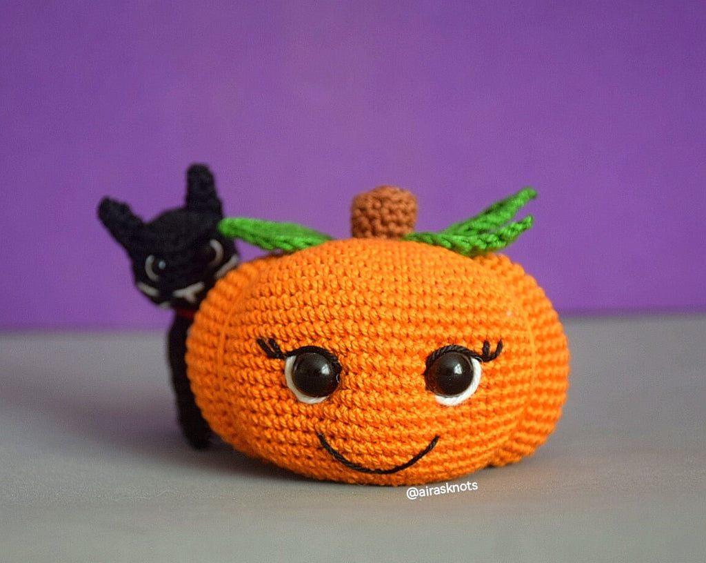 Cassie the Tiny Witch Crochet Amigurumi pattern, pumpkin, black cat, magic potion cauldron flying broom