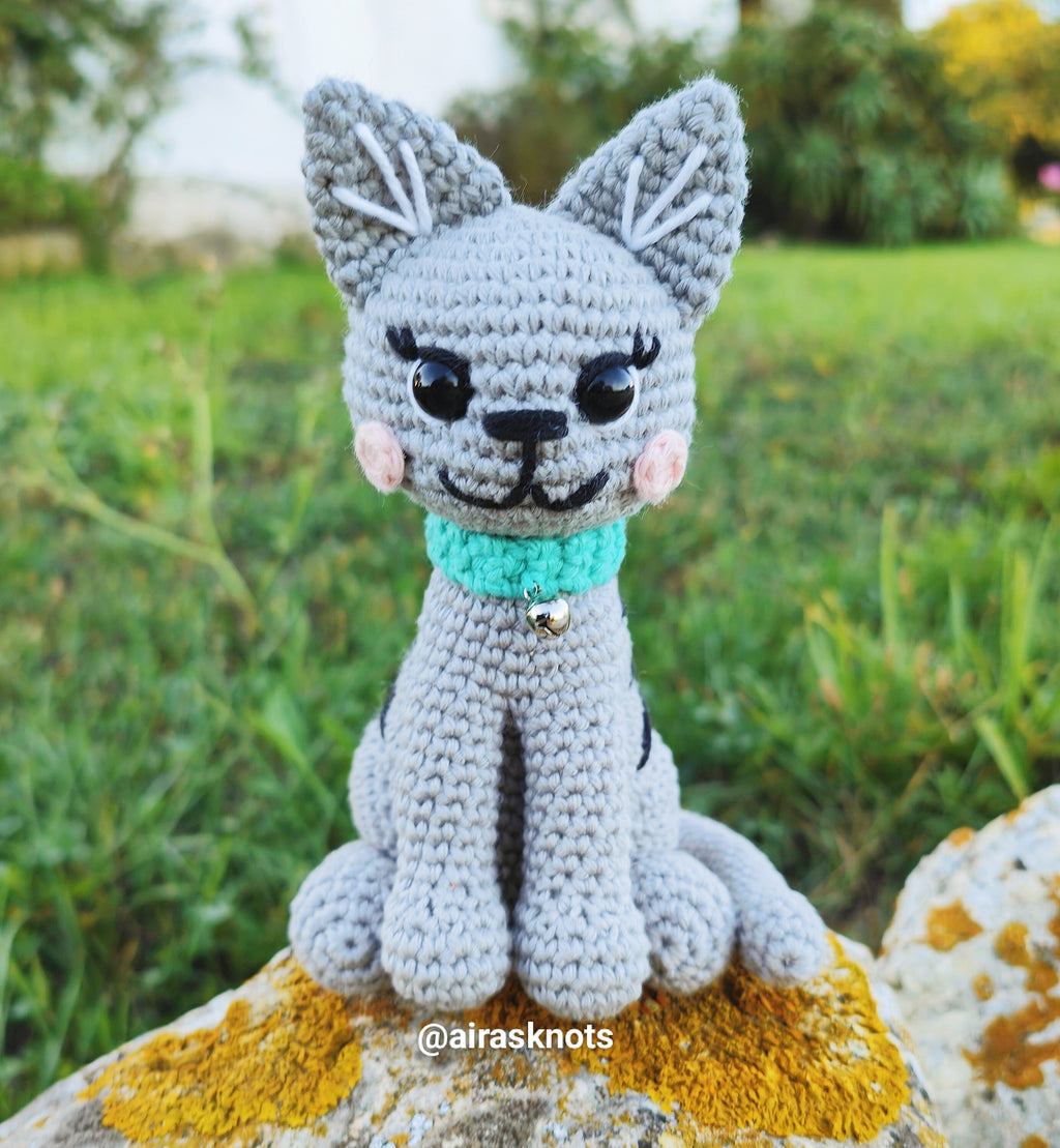 Mia the Cat Amigurumi PDF Pattern in English