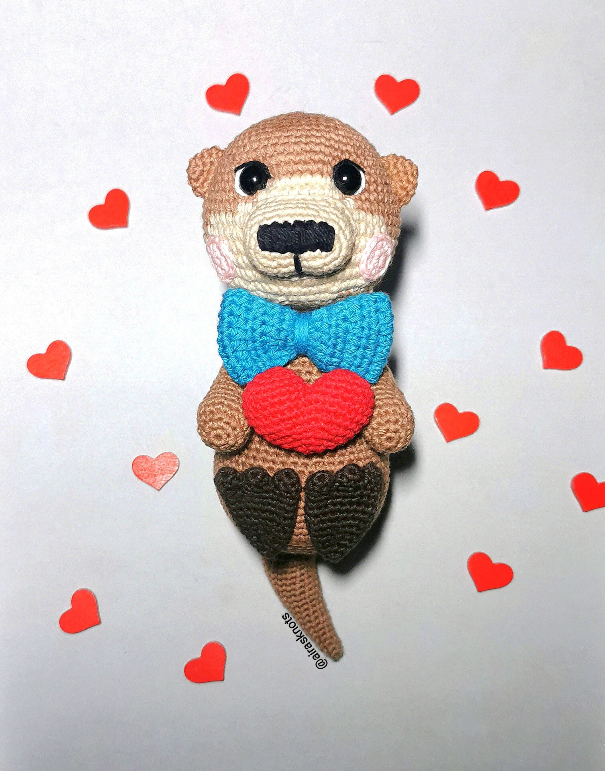 Otto and Olivia, the Otters Amigurumi PDF pattern Valentines day