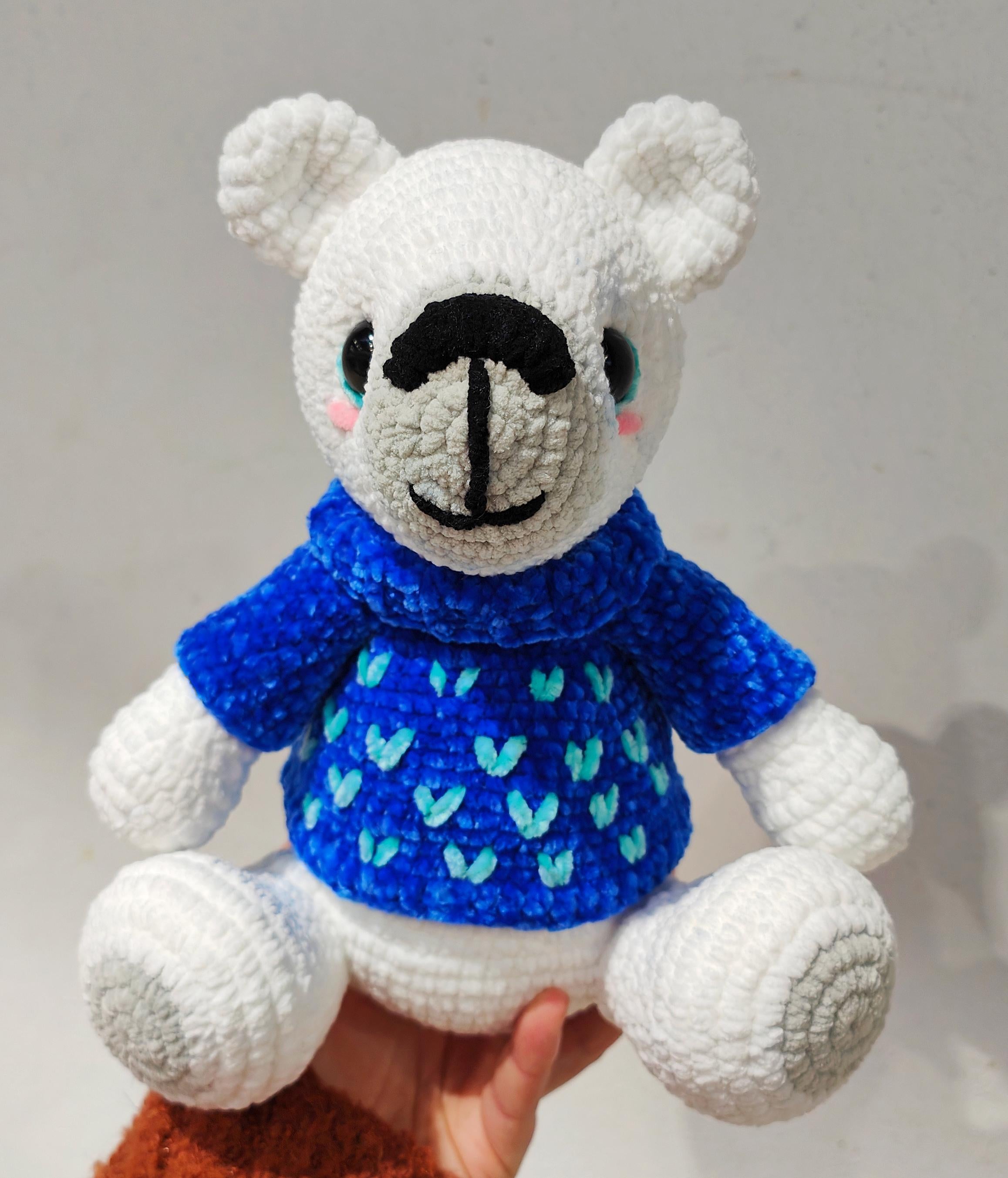 Frosty the Polar Bear Amigurumi PDF Pattern in English